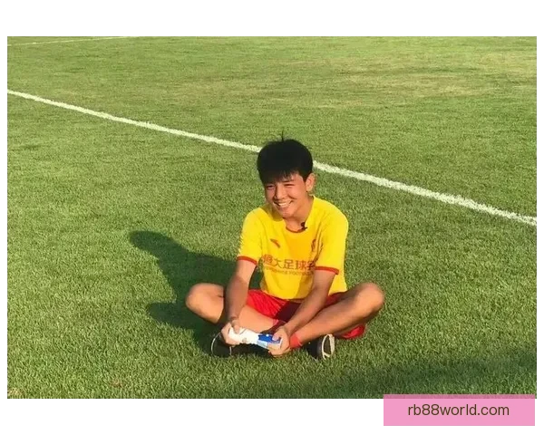 国足U23队长徐彬加盟英超狼队 纳尼重返绿茵场续写传奇